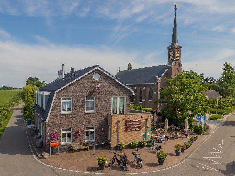 Eetcafe De Halve Maan in De Meije Bodegraven ter overname