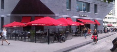 Douwe Egberts Cafe Rotterdam verkocht aan lokale horecaondernemers Ron De Jong en Dave Heijnen