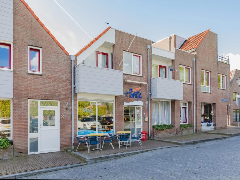 Bekende snackbar in Centrum Valkenburg gemeente Katwijk
