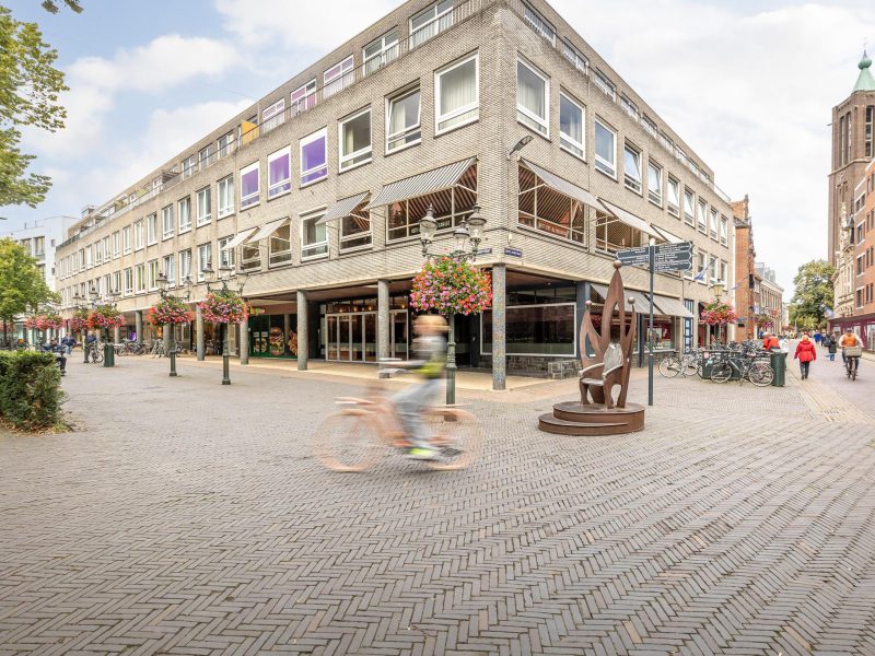 Prominente hoeklocatie aan de drukke St Jorisstraat in Venlo